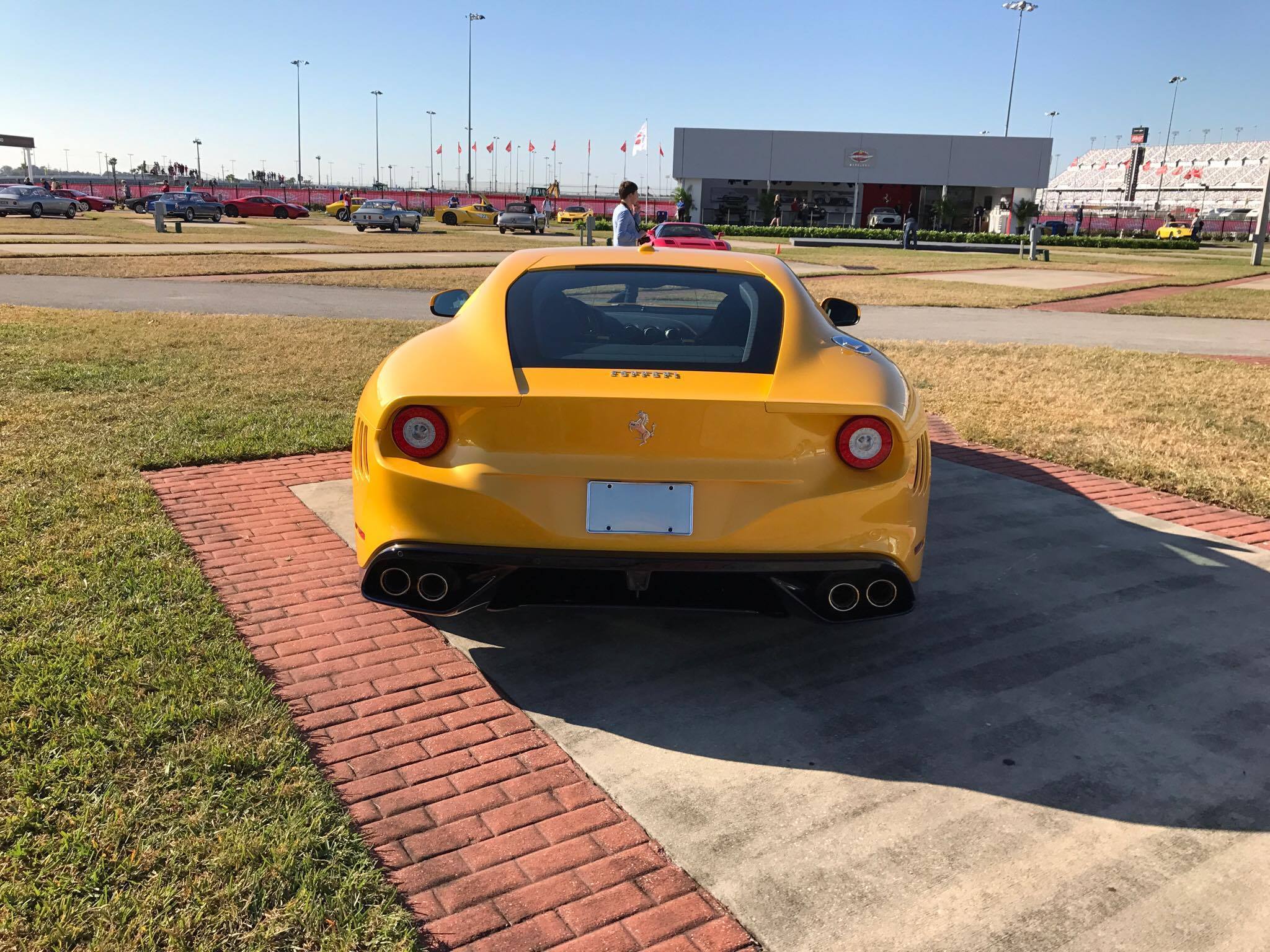 ferrari_f12_tdf_sp275_rw_competizione_3.jpg