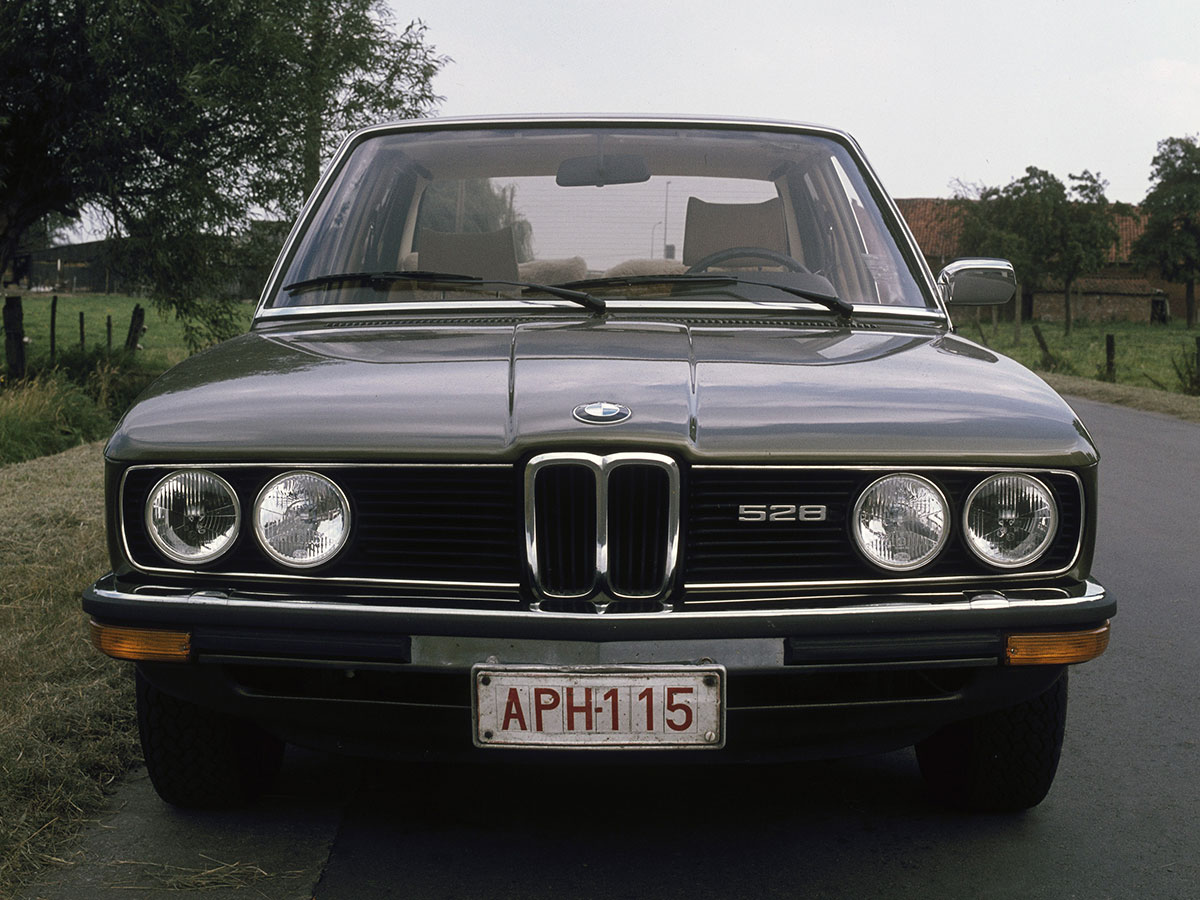 lovestorybmw528e_art_3.jpg