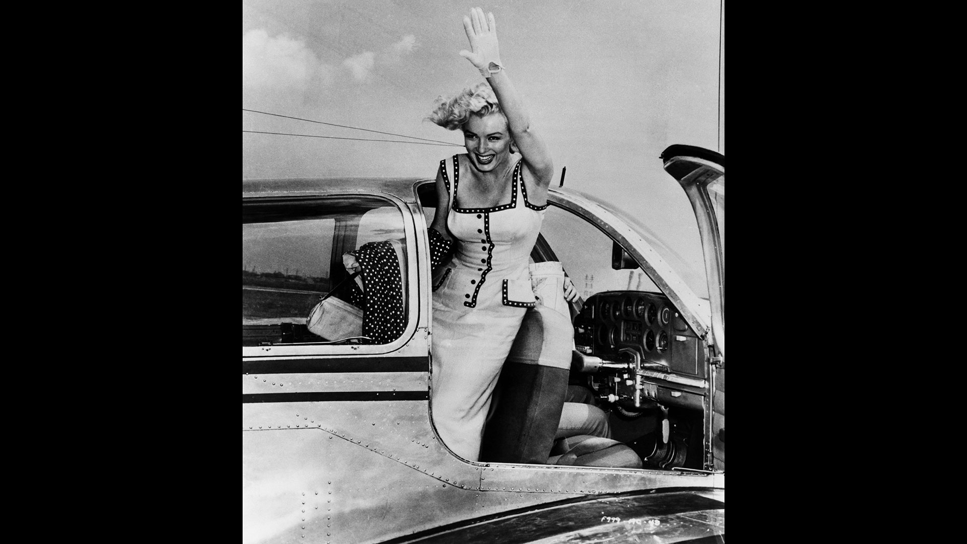 marilyn-monroe-moving-ss-20_0.jpg