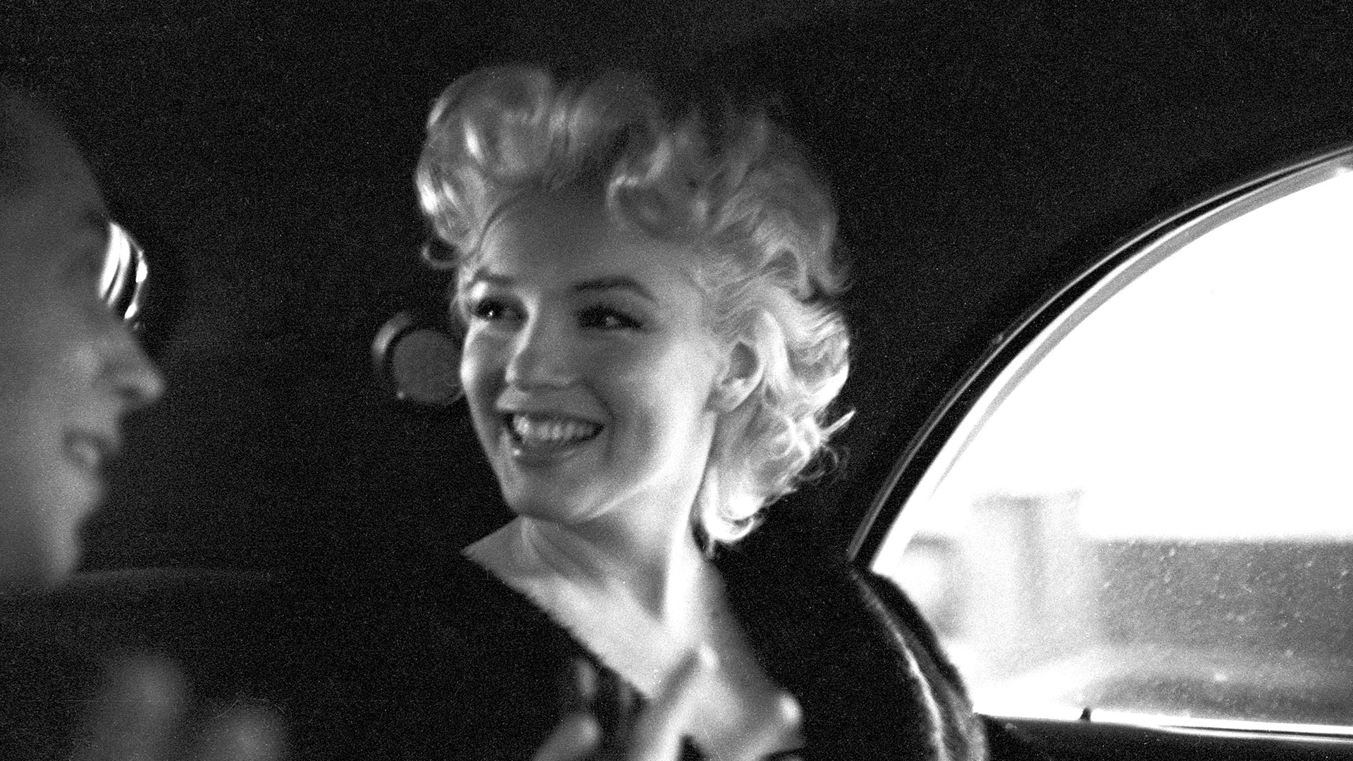 marilyn-monroe-moving-ss-3_0.jpg