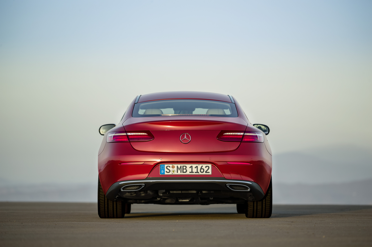 mercedes-benz_e-class_coupe_red_10.jpg