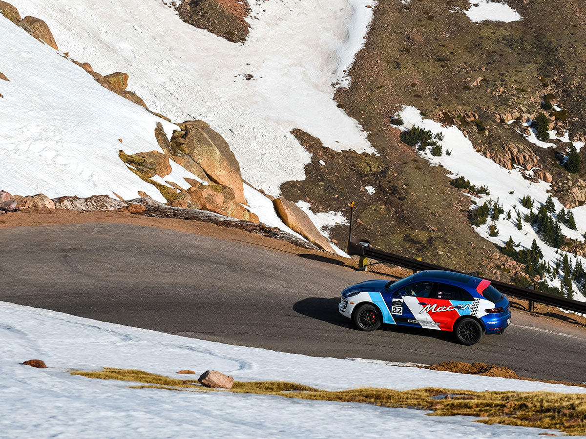 porsche-macan-pikes-peak-art-3.jpg