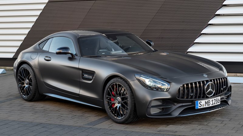 The Upgraded Mercedes-AMG GT Can Turn Your iPhone Into a Racing Computer