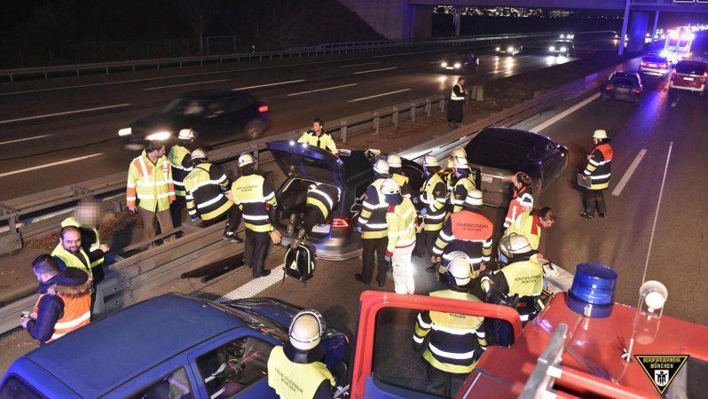 Tesla Driver Uses His Model S to Stop Runaway Car on Autobahn