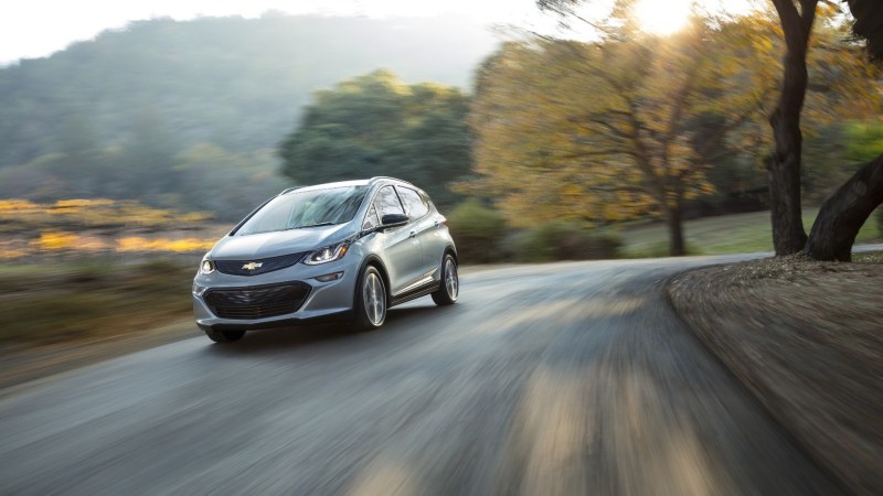 PSA: The 2022 Chevy Bolt EUV Costs Less Than the Bolt EV Now