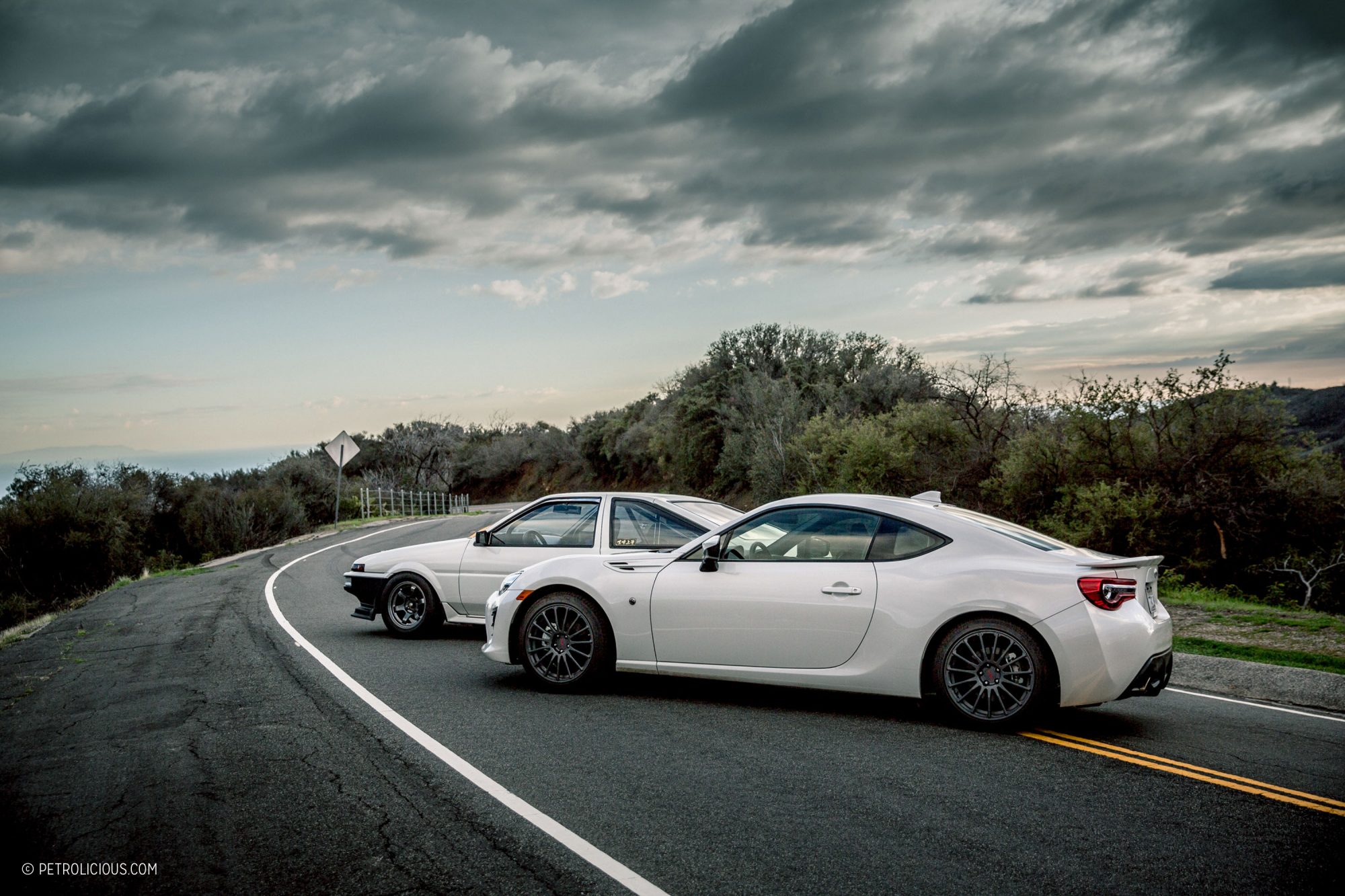 toyota 86 wallpaper white