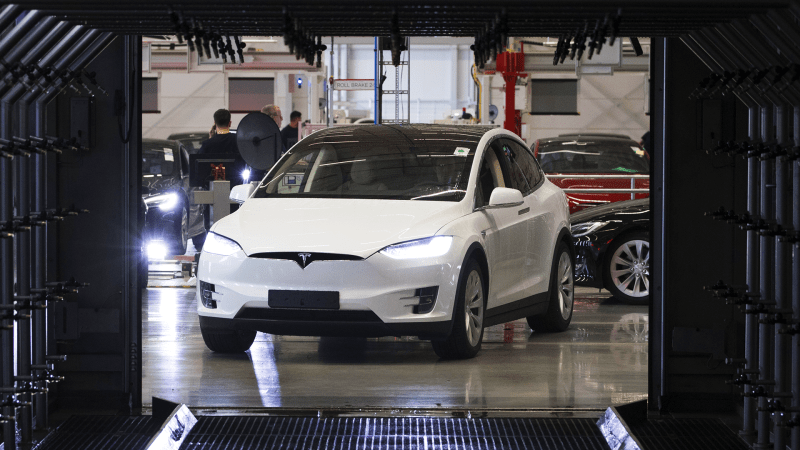 Tesla Model X, Reportedly on Autopilot, Hits Police Motorcycle in Arizona