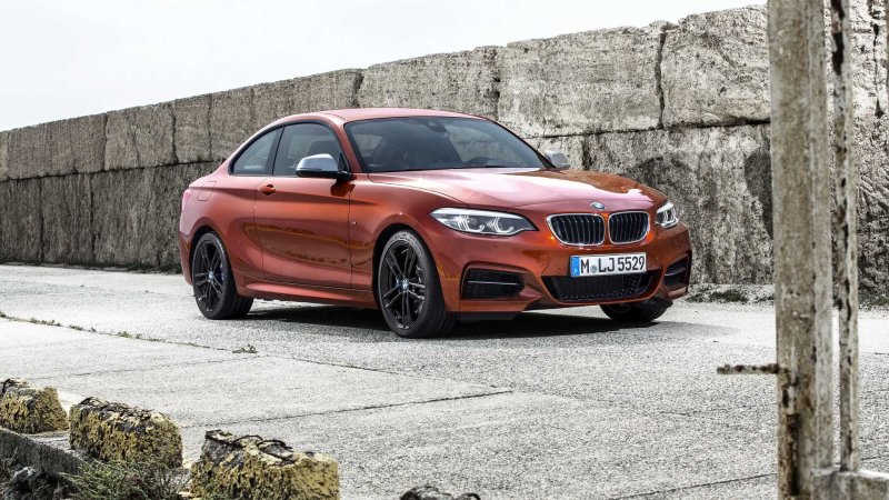 BMW Debuts 2018 2 Series Coupe and Convertible Twins