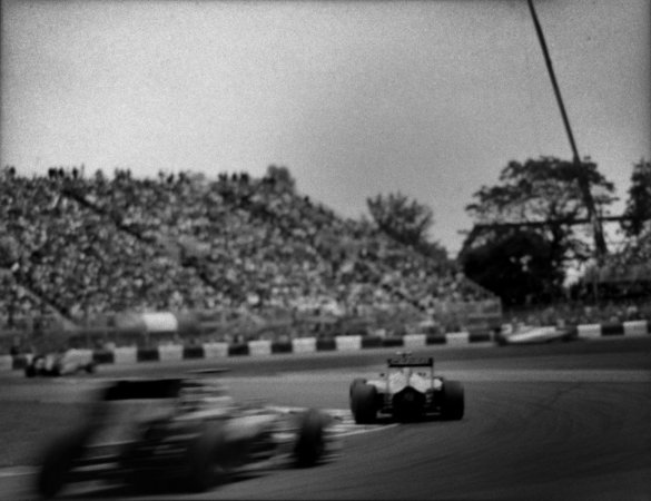 Formula One Looks Amazing Captured On A 104-Year-Old Camera