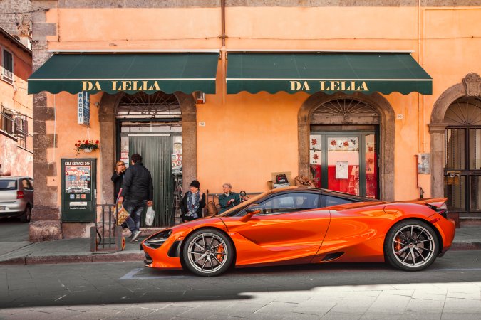 2018 McLaren 720S: A 212-MPH Roman Holiday