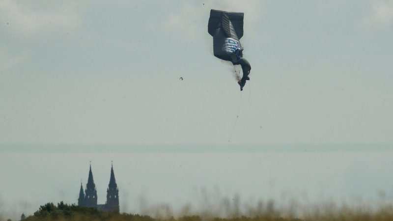 Blimp Catches Fire, Crashes at U.S. Open Golf Tournament