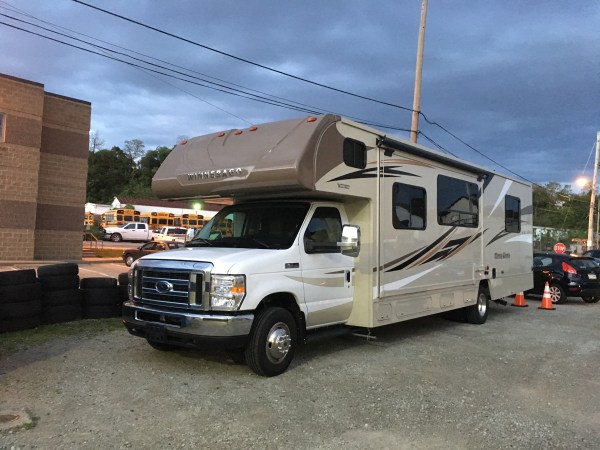 Play Mario Kart While Riding in the 2017 Minnie Winnie 31K RV