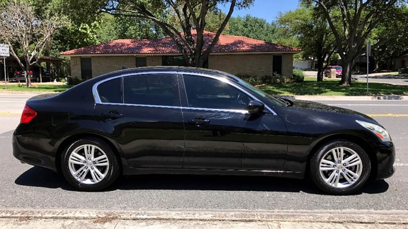 Texas Car Thief Steals Infiniti from Dealership…But Leaves His ID Behind