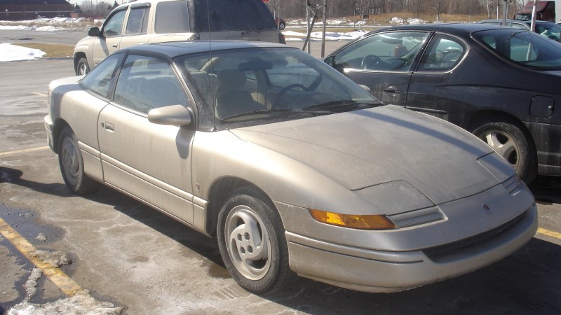 My Saturn SC2 Kept Up With BMWs at My First Track Day