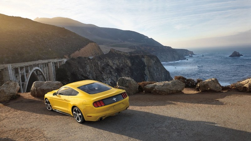 A Ride in a V6 Ford Mustang Convinced Me It’s Underrated