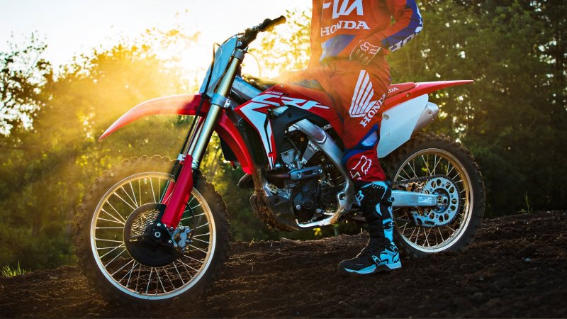 Honda Unveils New CRF250R Dirt Bike