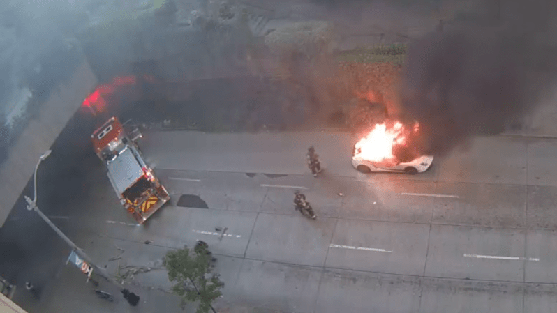 Watch a Lamborghini Gallardo Burn to a Crisp in the Middle of a Seattle Street