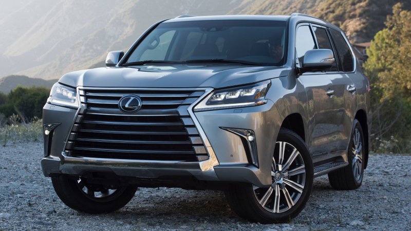 2017 Lexus LX570 Review: the Rolling Throwback-Thursday of the SUV World