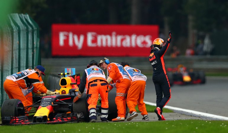 Horner Fumed By Renault Engine Unreliability, Lack of Customer Service