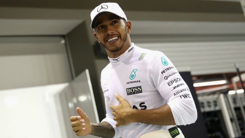 Lewis Hamilton Makes Support Clear for Those Who Kneel During the National Anthem