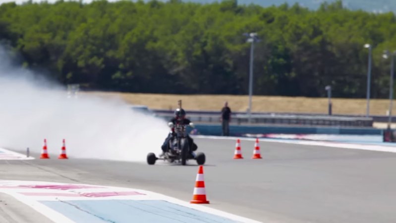 This Water-Powered Trike Goes 0-62 MPH in 0.55 Seconds