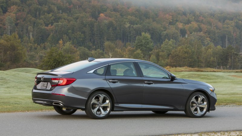 New 2018 Honda Accord 2.0T Costs $30,310