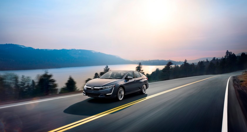 Honda Prices New Clarity Plug-In Hybrid at $33,400