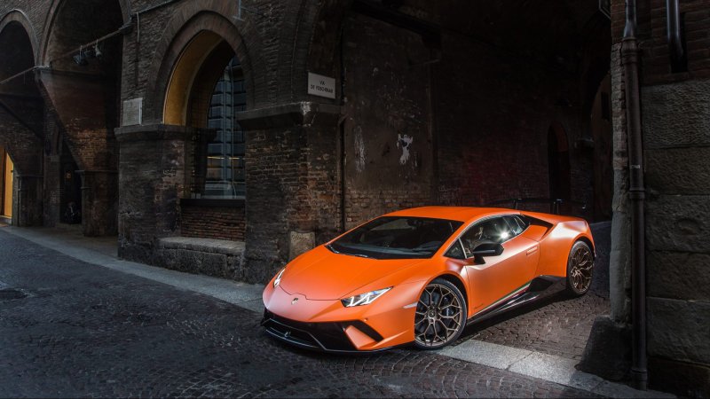 2019 Lamborghini Huracan May Get Rear-Wheel Steering and a GT3 Model