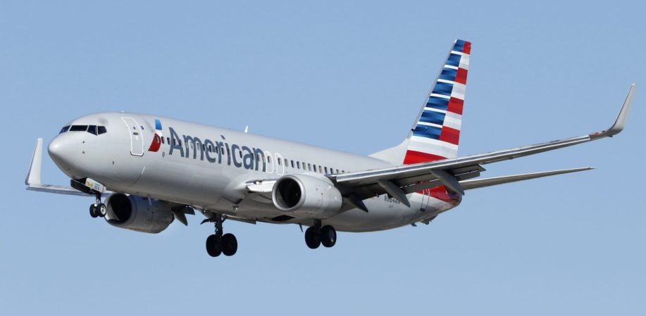 Drunken American Airlines Baggage Handler Falls Asleep in Cargo Bay, Wakes up in Chicago