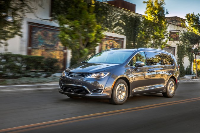 Chrysler Pacifica Named <em>Green Car Reports</em> Best Car to Buy