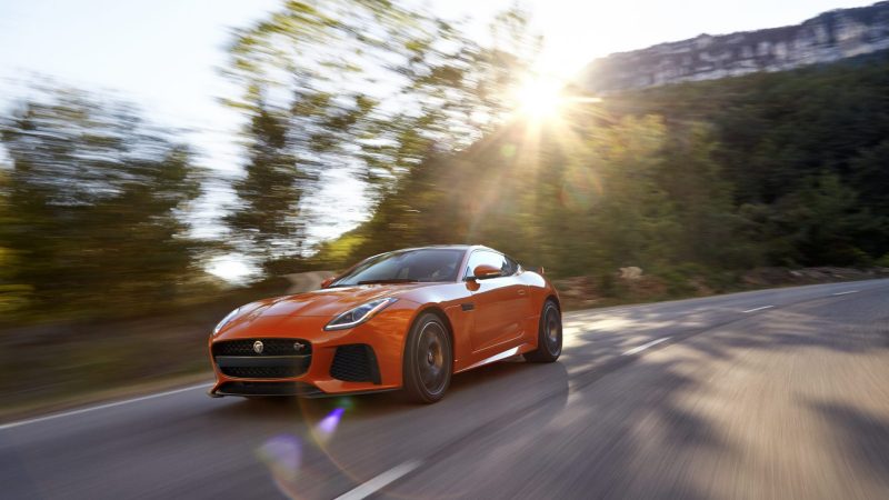 Jaguar Is Now Offering $30,000 Discounts on the 2017 F-Type SVR