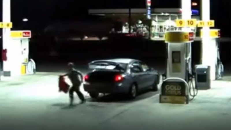 Dramatic Video Shows Kidnapped Woman Escaping Trunk of Captor’s Car at Gas Station