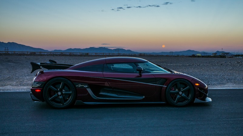 Watch Koenigsegg’s Record-Breaking 284 MPH Run Onboard