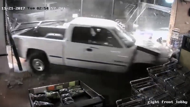 Watch These Thieves Destroy a Grocery Store With a Dodge Ram During an ATM Heist