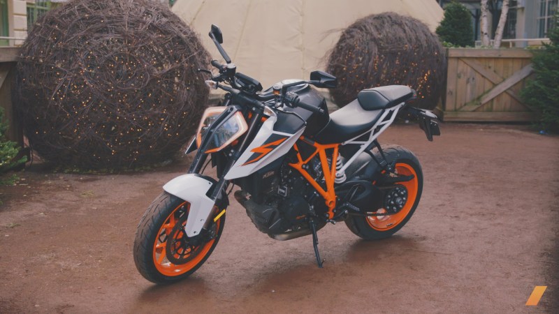 Motorcycle Review: 2017 KTM SuperDuke 1290 R