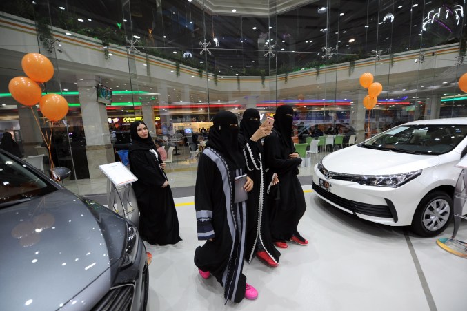 Saudi Women Get Their First Auto Show