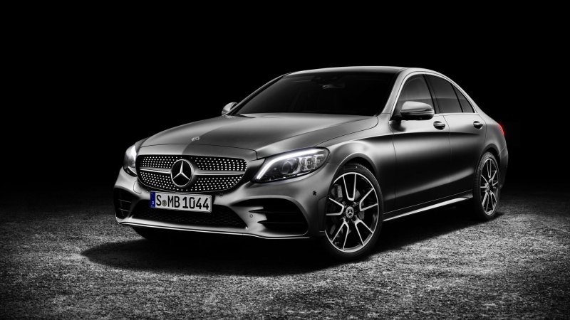 The 2019 Mercedes-Benz C-Class Gets a Light Refresh