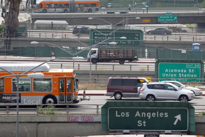 Waze and Esri Team Up to Offer Traffic Data to City Governments