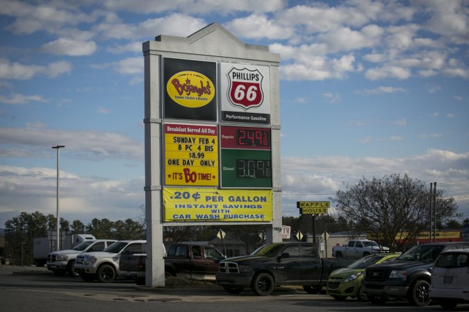 Gas Price Drop Continues: Pump Prices Cheapest This Month