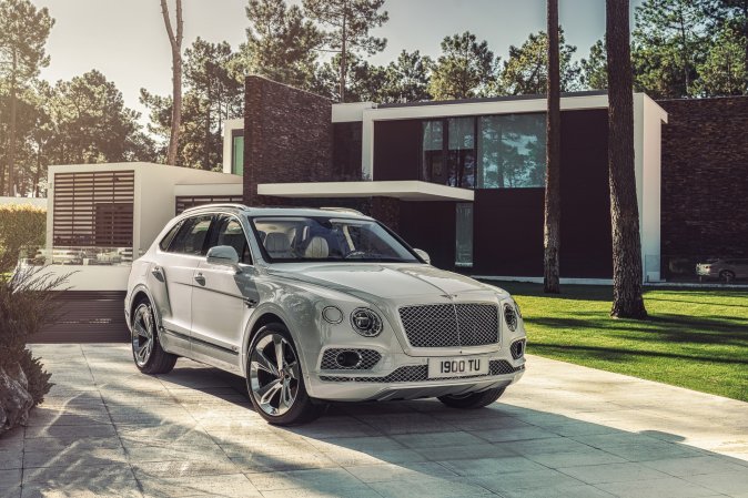 The Bentley Bentayga Hybrid Gets a Fuel-Saving Navigation System