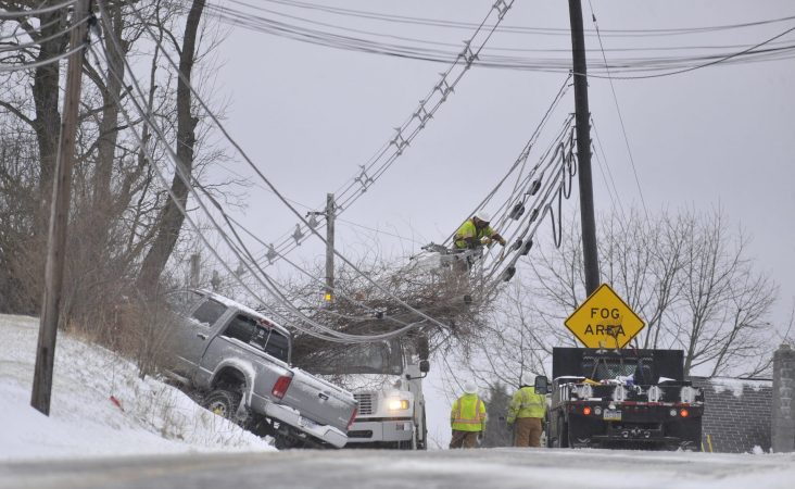 Amtrak Suspends Service Along Northeast Corridor Due to Storm