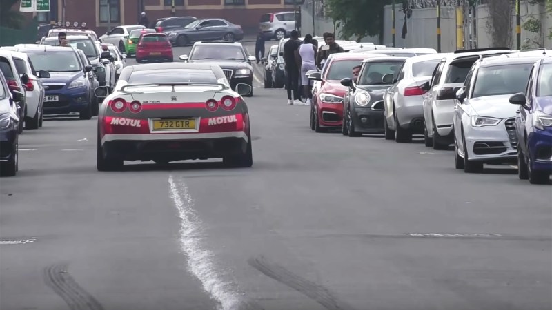 Nissan GT-R Driver Blows Up Transmission Showing Off Launch Control on a Cold Start