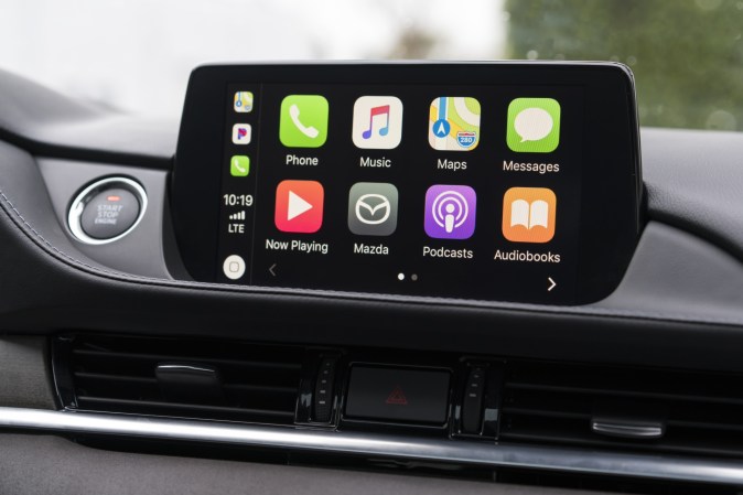 Toyota Will Retrofit Apple CarPlay to 2018 Camry and Sienna for a ‘Small Service Charge’