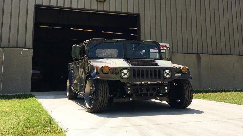 Behold a 900-Horsepower, Track-Prepped, Military-Issued Humvee