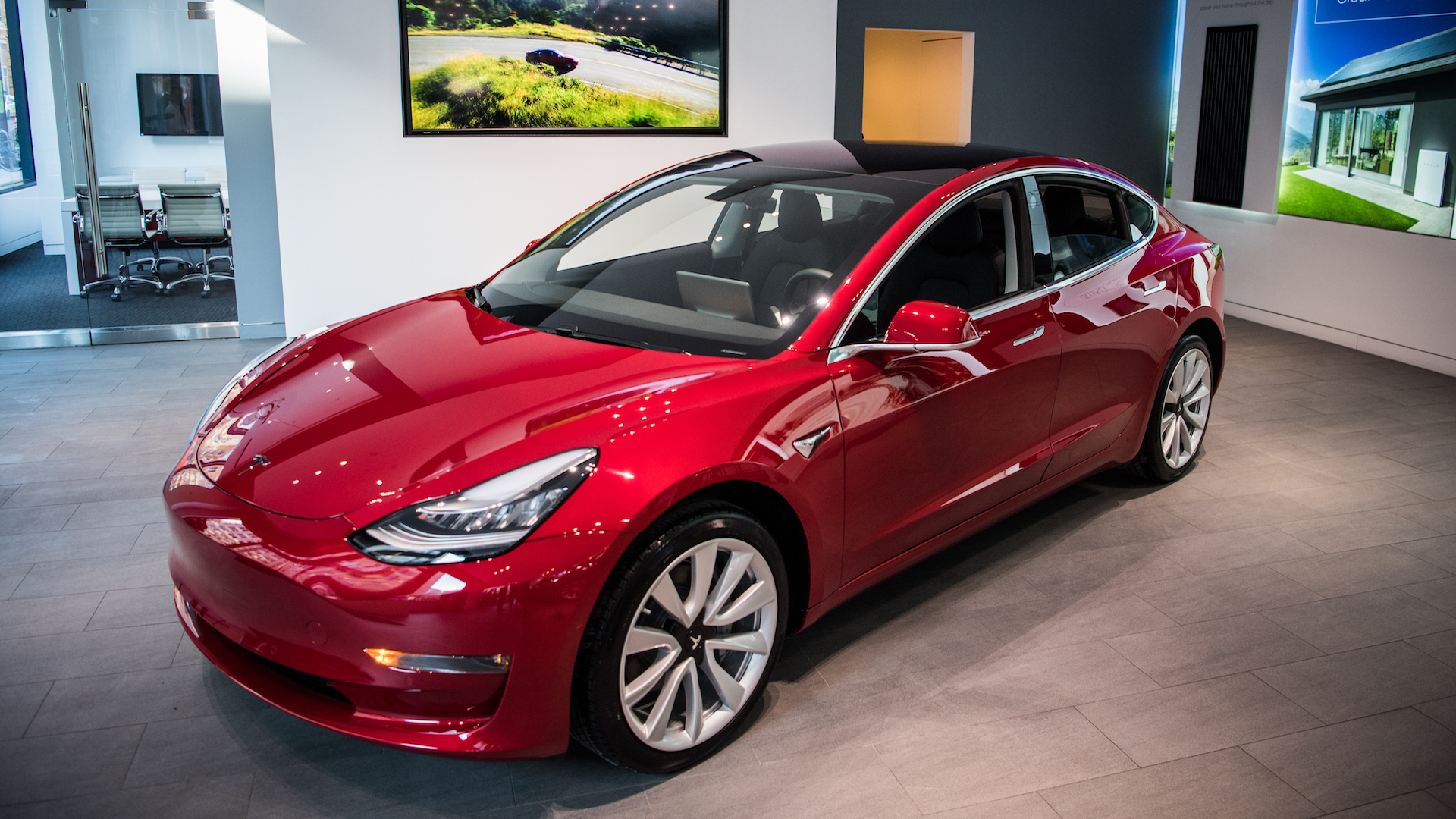 Tesla Model 3 Mid Range 260Mile Range, 45,000, Deliveries Begin December