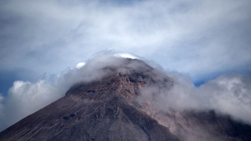 UK Universities Teach Guatemalans How to Pilot Drones and Map Volcano for Improved Disaster Prep