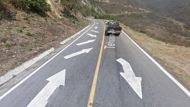 This Bizarre Highway in Mexico Has Oncoming Lanes That Cross Paths Head-On
