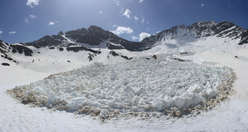 Watch Cars Get Swallowed by Massive Avalanche While Driving on a Colorado Highway