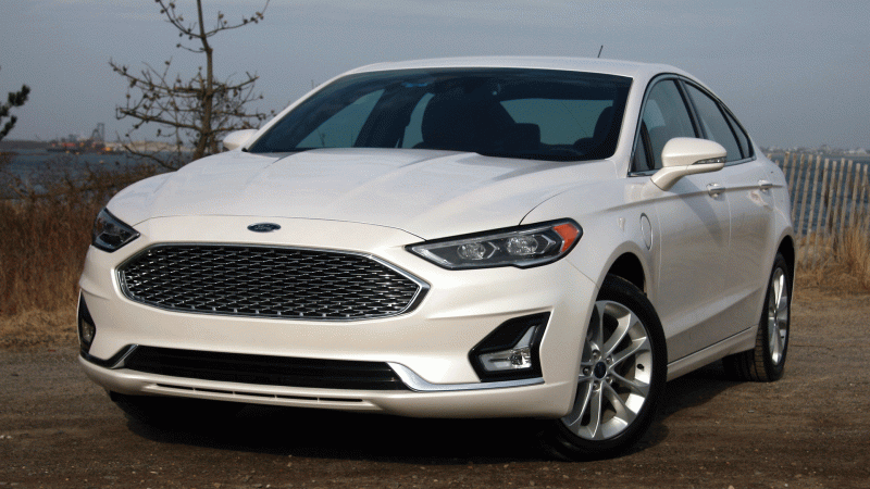 2019 Ford Fusion Energi New Dad Review: A Sedan With No Trunk Is No Car for Families