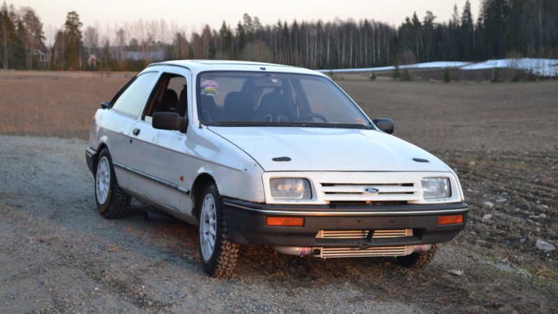 Watch ‘The World’s Fastest’ Ford Sierra Hit 195 MPH On Ice